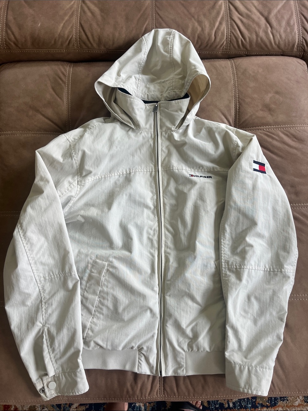 Tommy Hilfiger Cream Hooded Windbreaker with Navy Interior - Picture 4 of 5